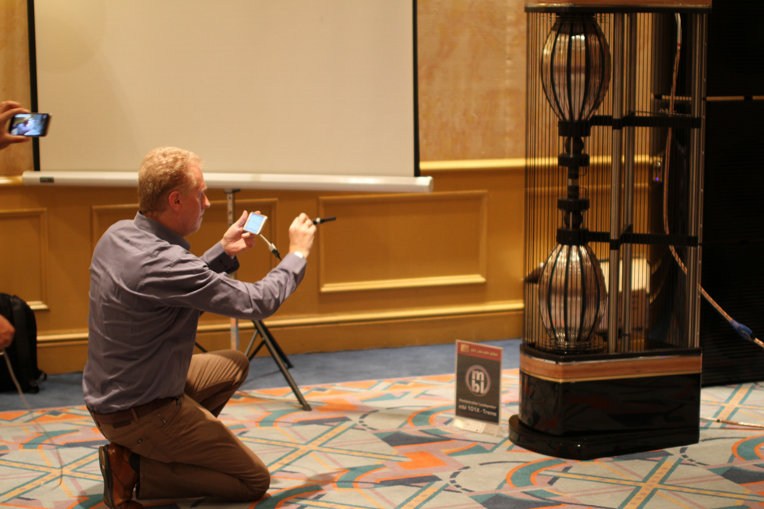 Bộ loa nặng 1,6 tấn giá 12 tỷ tại Hà Nội