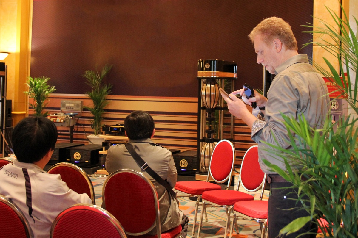 Bộ loa nặng 1,6 tấn giá 12 tỷ tại Hà Nội